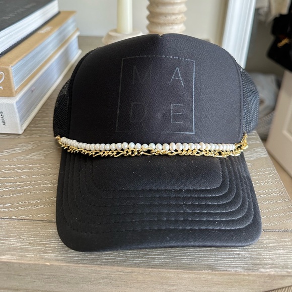 OTTO - MAD.E Hats Trucker Hat in Black with Chains - Picture 7 of 10